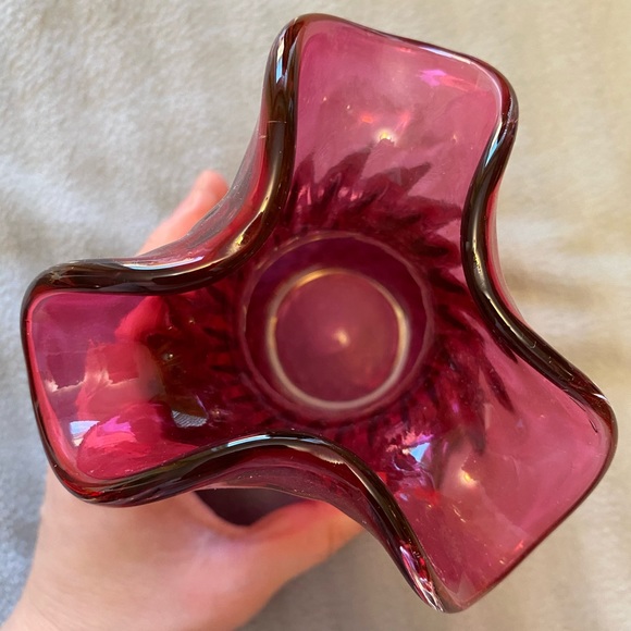 Crystal red vase - Picture 3 of 3